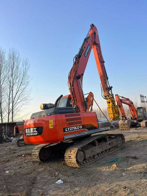 客戶21年購入的路友230加長臂抓鋼機 ，國三排放，使用仔細宛如新機